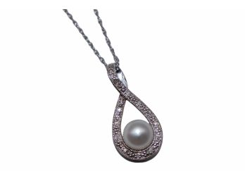 925 Sterling Silver Chain And Pendant With Pearl And Small Diamond Chips