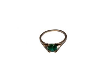 14k Gold Ring With Green Stone - Size 8