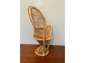 Vintage Wicker Peacock Plant Stand (lot 1 Of 2)