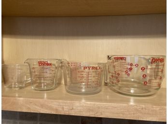 Set Of 4 Pyrex Glass Measuring Cups