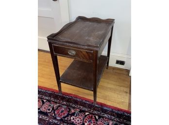 Wood End Table With Tray Top Detail