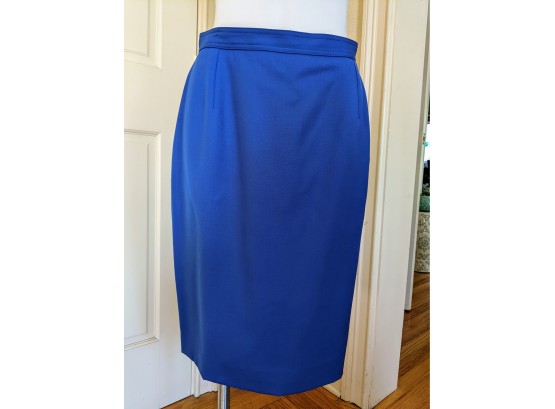 Valentino Skirt In Fabulous Royal Blue 100 Percent Wool (Light Weight)  Size 46
