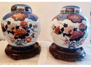 A Pair Of Imari Ginger Bowls With Lids Plus Two Rosewood Stands - Georgeous And In Mint Condition!