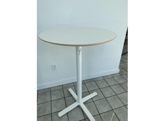 White Wood Pedestal Table