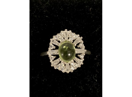925 Sterling Silver And Genuine Peridot Ring - Size 6.5