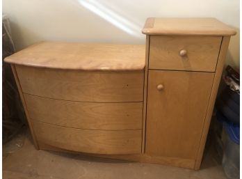 Baby Changing Dresser Table Matches Crib 52.5x 31,38x20