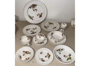 Copeland Spode 'Wicker Lane' Beautiful Floral Dishes And Serving Set