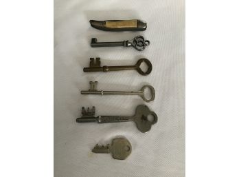 Skeleton Keys Plus Old Pocket Knife
