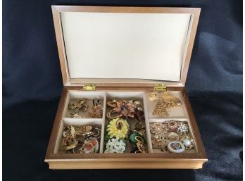 Music Jewelry Box, Lots Of Pins, Mostly Gold Toned