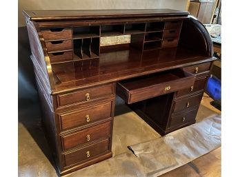 Unique Rosewood Roll Top Desk Substantial And Beautiful 60x45x28in