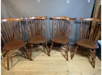 Set Of 4 Haywood Wakefield Windsor Style Dinning Chairs 17.5x15.5x36in