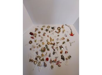 Assorted Women's Christmas Pins