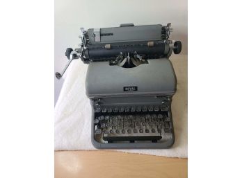 Royal Type Writer /vintage Typing Table