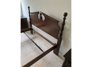 Colonial Style Mahogany Dressers/ Queen Bed /nightstands