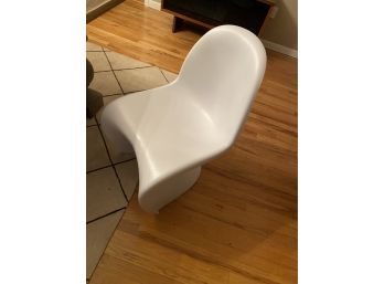 2 White Contemporary Style Chairs