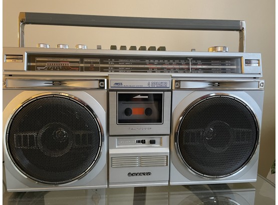 Vintage SANYO M9935K AM/FM/SW Cassette Shortwave Old School Boombox, WORKS!