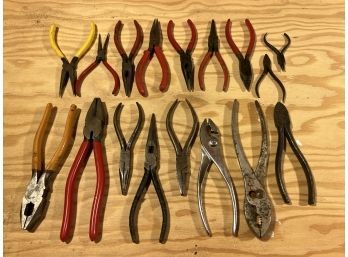 Group Lot Of 17 Various Typed Of Pliers