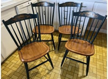 Set Of 4 Vintage Hitchcock Chairs