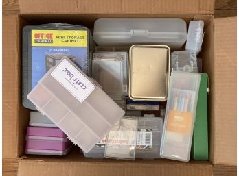 Box Lot: Small Plastic Storage Containers