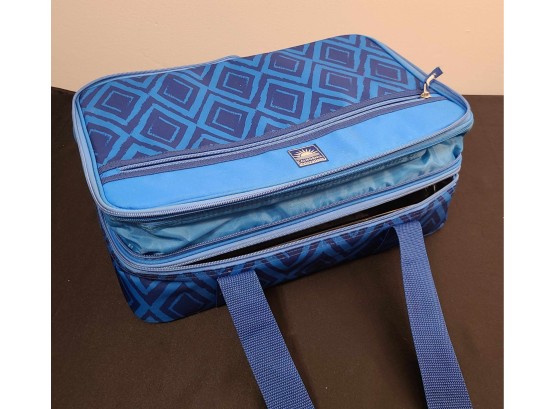 Insulated Carry Bag W An Anchor Baking Dish And Covered Pyrex Casserole Dish, No Chips