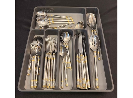 Set Of Wallace Silversmiths 18/8 Silverware In A Silverware Drawer Tray