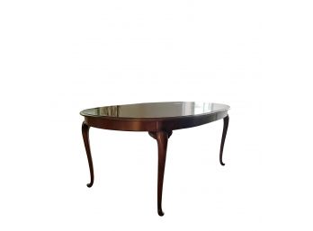 A Lovely Queen Anne Thomasville Dining Table - 108' With Leaves