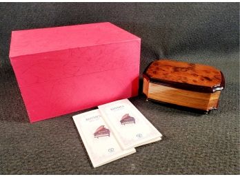 Beautiful Yunshing Rhymes Burlwood Baby Grand Piano Shaped Music Box In Presentation Box