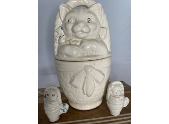 Vintage 1940s American Bisque Pottery  Cookie Jar Cat Kitten In Basket With Matching Salt/pepper Shakers