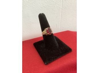 10K Gold And Ruby Ring Size 8