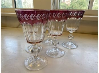 SIX Vintage Etched Red Details  Wine Glasses - 6.25'h
