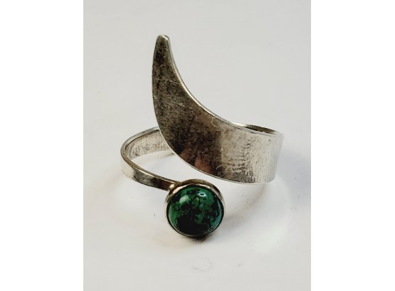 Vintage Unique Sterling Silver Green Stone Ring