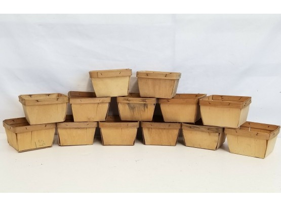 13 Vintage Wooden Cranberry Baskets, Bakers Dozen