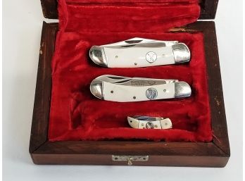 Vintage Whitetail Cutlery Box Set Of Three Folding Pocket Knives
