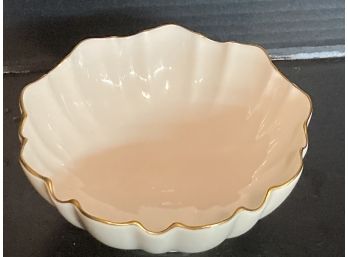 Vintage Lenox USA Footed Ribbed Bowl (5 3/4 Inches In Diameter And 2 1/2 Inches In Height)