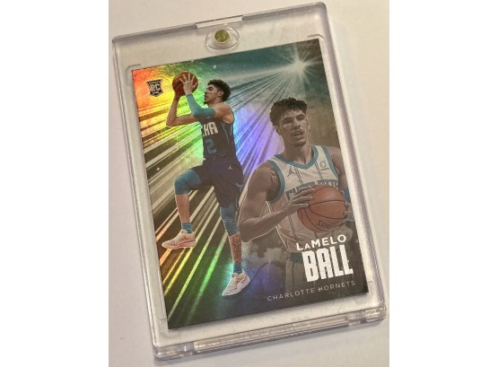 LaMelo Ball RC '20-21 Panini-Chronicles Essentials Featured Rookie Card