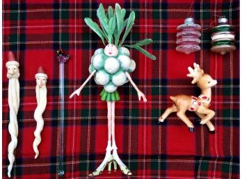 VINTAGE CHRISTMAS LOT OF 7 ITEMS: Asian Lantern Christmas Ornaments, Santas, Deer, Mistletoe, Chicken Stir Rod