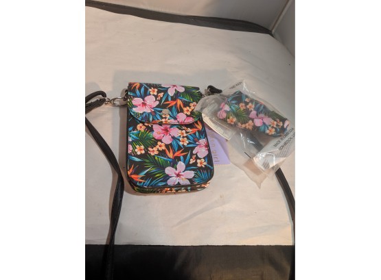 Sprightly Floral Madden Girl Purse And Mask