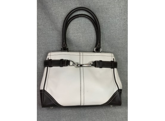 Very Nice All Leather COACH Purse / Hangbag With Silver Hardware - Off White / Oyster Leather - Great Bag