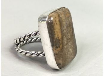 Beautiful & Very Unusual 925 / Sterling Silver Ring With Rectangular Polished Plume Agate From Brazil WOW !