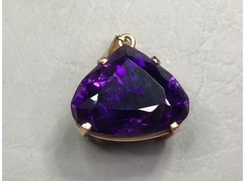 Just Gorgeous Vintage 18KT Gold Pendant With Heart Shaped DEEP Intense Color Amethyst  BEAUTIFUL PIECE
