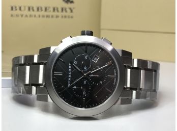 Stunning Brand New $795 BURBERRY Mens Watch - Gray Burberry Pattern Dial Comes With Box & Booklet GREAT WATCH