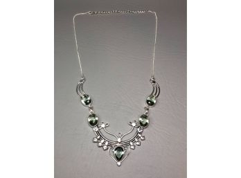 Gorgeous 925 /  Sterling Silver 18' Necklace With Very Nice Gray / Green Topaz - Very Unusual Necklace