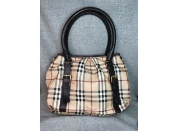 Incredible Genuine $895 BURBERRY Nova Check Handbag - Made In Italy - Fantastic Condition -  Amazing Bag !