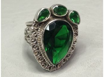 Very Pretty Sterling Silver / 925 Ring With Lovely Filigree Silver Work With Green Tsavorite - Unusual Style