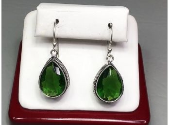Lovely 925 / Sterling Silver Earrings With Beautiful Filigree Work Set With Deep Green Russian Tsavorite