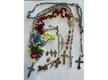 LOT OF ROSARIES AND STERLING SILVER CROSSES