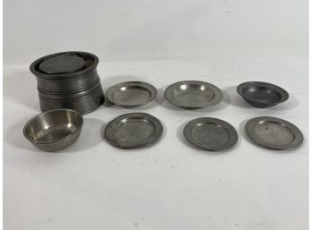 AN 18TH CENTURY PEWTER INKWELL AND EARLY MINIATURE PEWTER LOT, 4' AND SMALLER