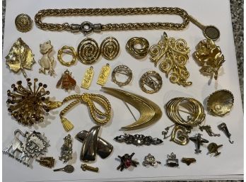 LOT OF MOSTLY GOLD FILLED COSTUME JEWELRY PINS