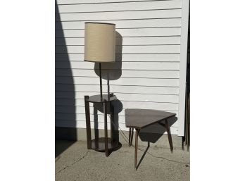 A MIDCENTURY MODERN TABLE LAMP AND TRIANGULAR TABLE, TABLE HAS LOSSES TO EDGE