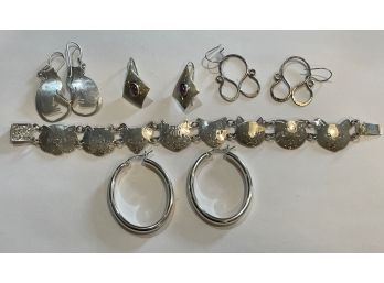 LARGE GROUPING OF STERLING SILVER JEWELRY